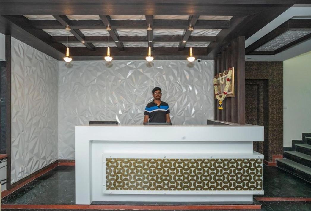 Hotel Savi Inn Bangalore Esterno foto